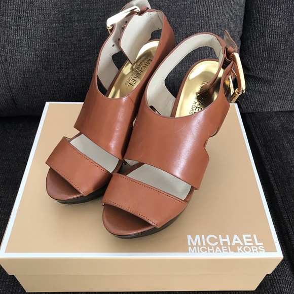Michael Kors Carla Platform Lugagge Sandal - Picture 1 of 7